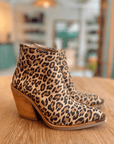 Women's Chic Pointed Toe Cowboy Boots
